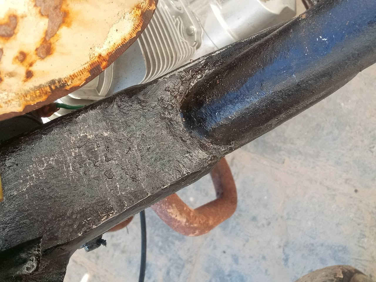 سلام عليكم شباب ستوته لبيع مديل 15 بيه لحيم بلدرع بيه فطر ولحمته محرك كارتون برغي مامفتوح بيه يريده ينتصل سعر 800وبيه مجال وراق اصولي بدون بدي رقم ***********
