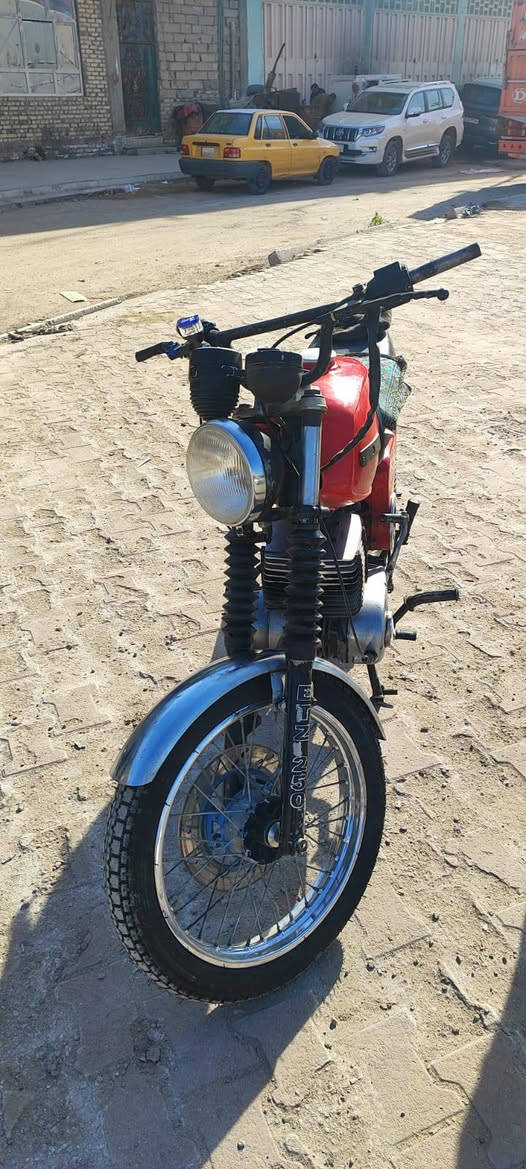 السلام عليكم 81للبيع عوزه ترتيبات ابيعه عله وضعه كما موضح بلفيديو كصه 6 لحيم بس جوه لكشن بيه تحويره مال سامراء  كهربائياته شغاله تايرات جدد مكاني ديوانيه السعر ب700وبيه مجال قليل ***********
