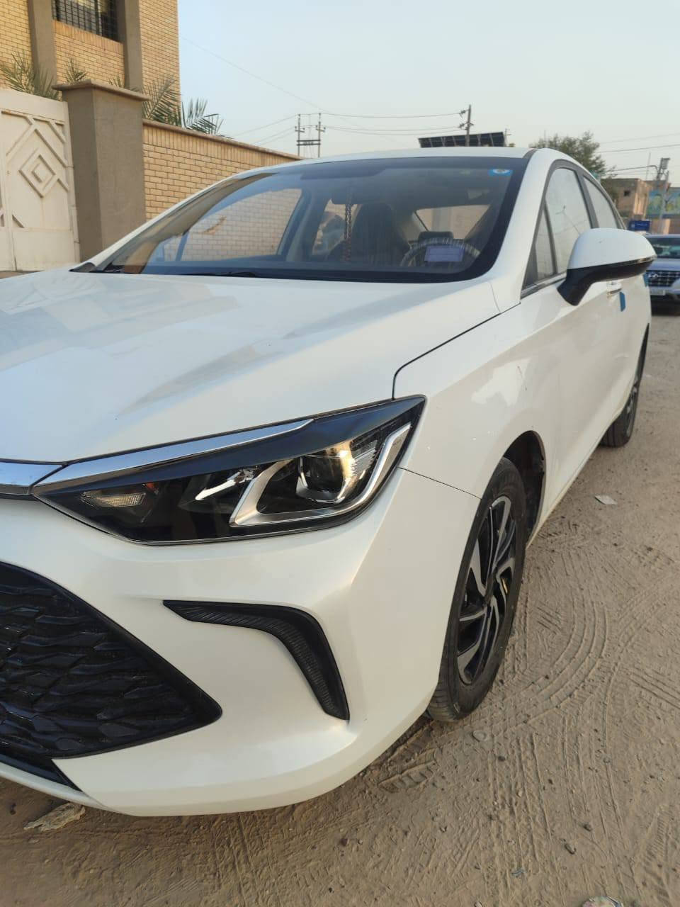 السلام عليكم للبيع سياره بايك مديل 26زيرو ماشيه 2000 رقم قادسيه حره مداور ثاني يوم فول مواصفات عده الفتحه السعر ١٦ مليون ونص مكان السياره نجف ***********
