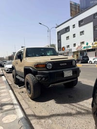 Toyota FJ للبيع  موديل 2012  السياره ماشية 117 حقيقي  كفاله من الصبغ  ...