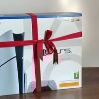بلايستيشن 5 • نظيف جداً • كامل الملحقات