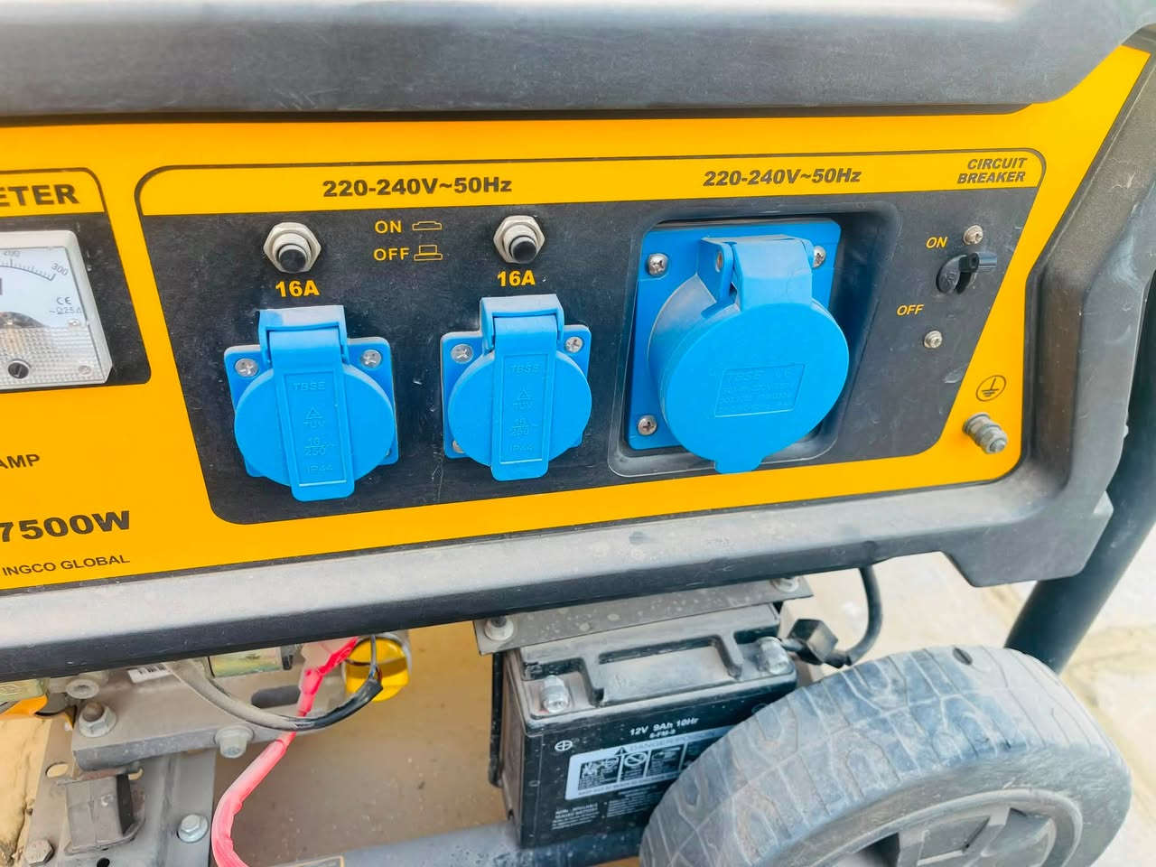 مولد للبيع بانزين....
زيرو جديده غير مستخدمه فقط مشتغله للفحص
نوعيه انجيكو
8 KV
يعني ٣٢ أمبير 
سلف + سحب
مكاني بغداد الدوره ***********
السعر ٨٥٠ الف دينار
