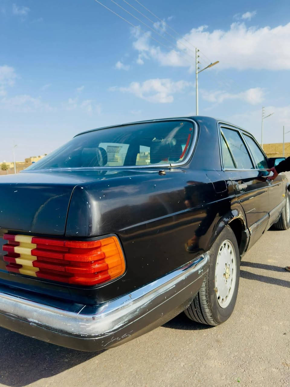 سلام عليكم سيارة للبيع 

مارسيدس رئاسي 300 موديل 1987 

تخم تاير جديد حدادية جديدة

تبريد شغال مكينة محور 3000 ديلكو

رقم بغداد بأسمي السيارة 

مكاني ميسان العماره 

السعر 55 وبي مجال بسيط
اتصل وبالخدمه
***********
