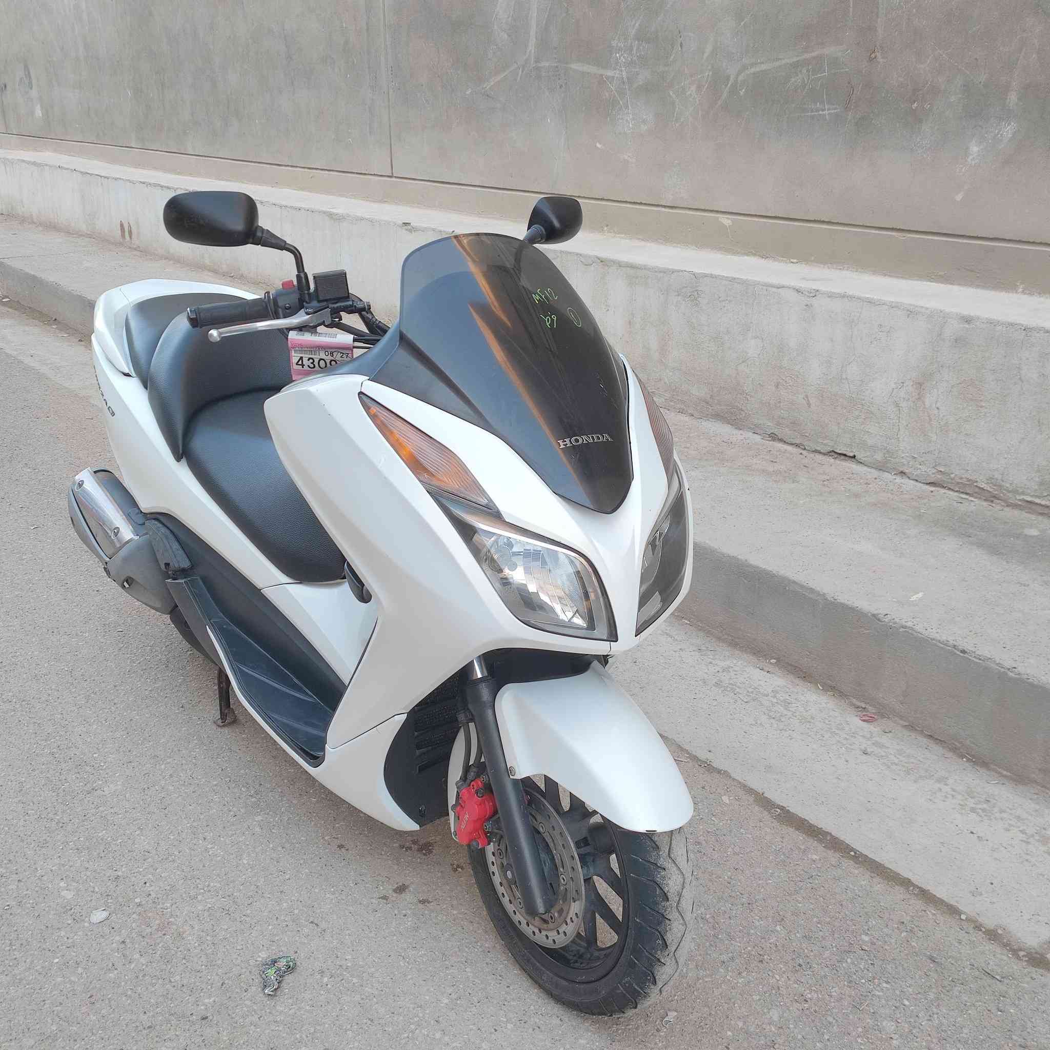 اللهم صلي على محمد وال محمد إخوتي الطيبين دراجه فورزه 0/12 مواصفات Si دراجه جديده وكفالة عامه شرط الفحص دبلات حمر
فج احمر تدفئه يدات اوراق كامله دراجه خير من الله شلعه معدل 
ماشيه 58 الف ومكاني بغداد الاستفسار عله الرقم***********
