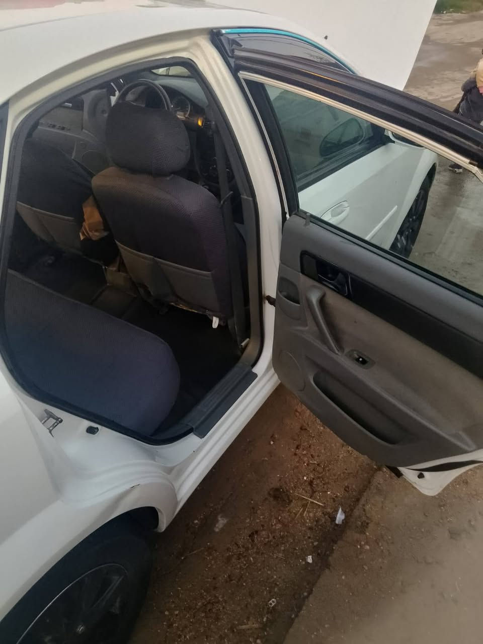 ا
السلام عليكم 
اوبترا للبيع موديل 2012 كير محرك تبريد تخم تاير السيارة جاهزه والسونار موجود وبسمي رقم انكليزي جديد بغداد عارضها 80 للاستفسار ***********
