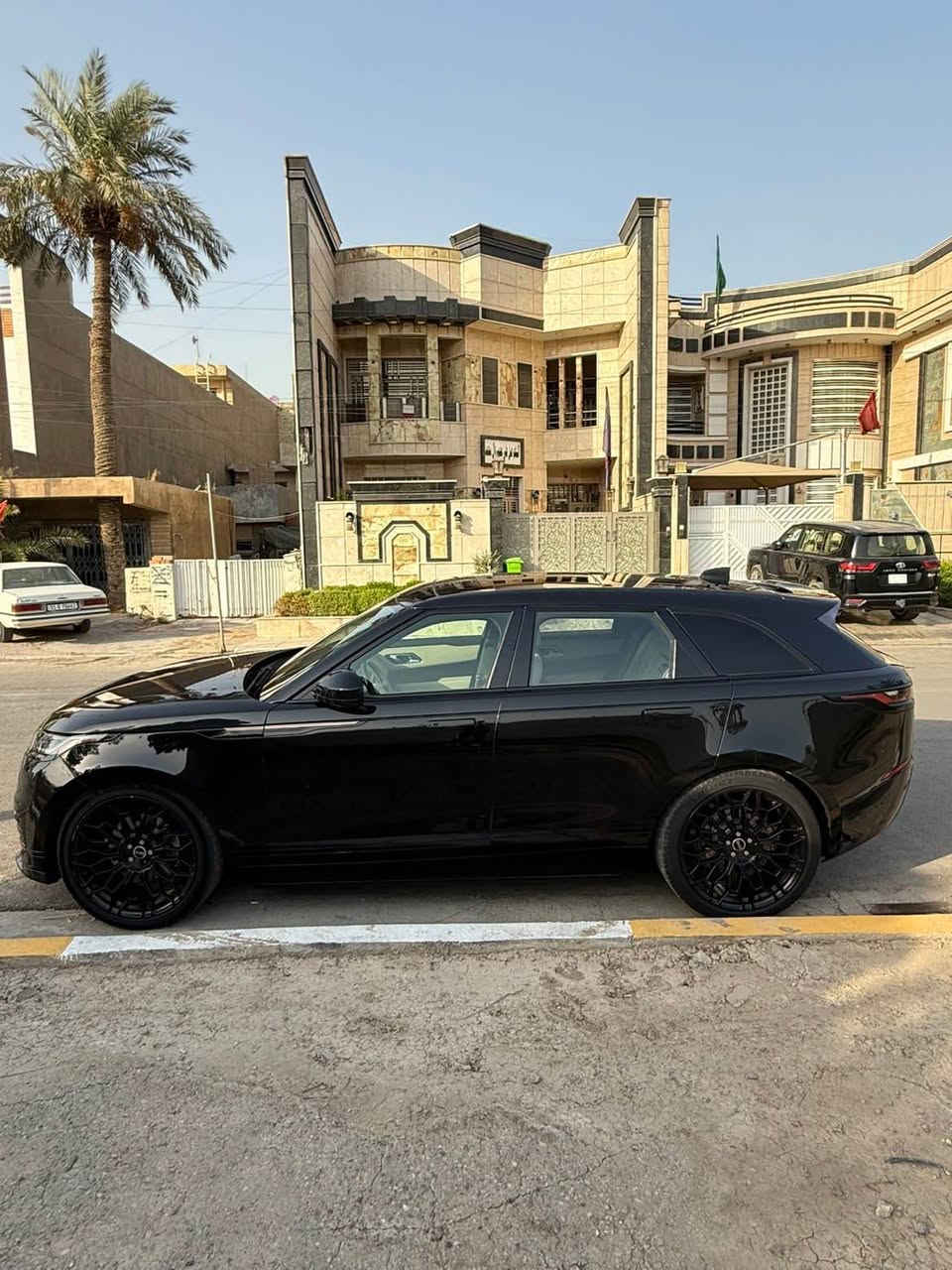 رانج روفر للبيع velar
2023
امريكي صور الحادث موجوده
السياره فول موصفات 
داخل ابيض
تدفئه تبريد 
السياره مصلحه عله اخر حبه
اتصل ***********
سعر 49,000الف دولار Colombo, Sri Lanka
