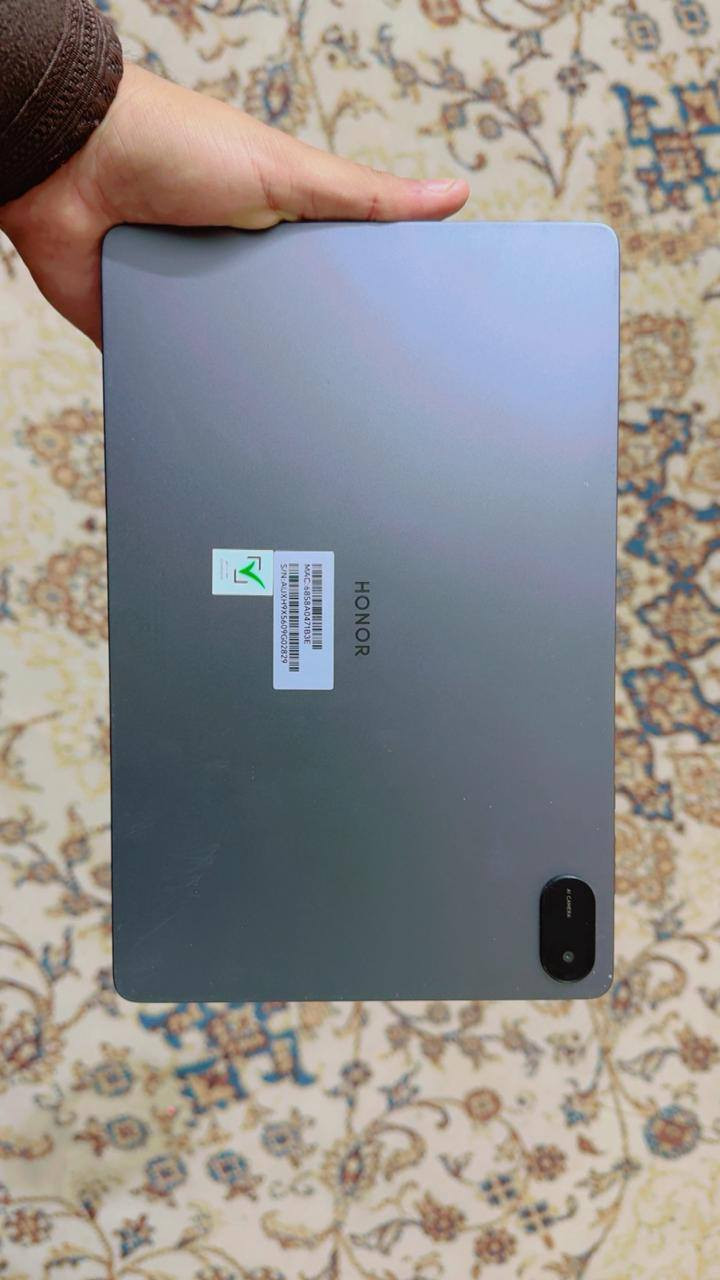 للبيع Honor pad X8a
مع كارتونتة استعمال شهر واحد فقط مع هدية گفر 
ذاكرة 256 بطاريتة 5٫000 ملي امبير السعر 250 وبي مجال الاستفسار على هذة الرقم *********** متوفر واتس اب
