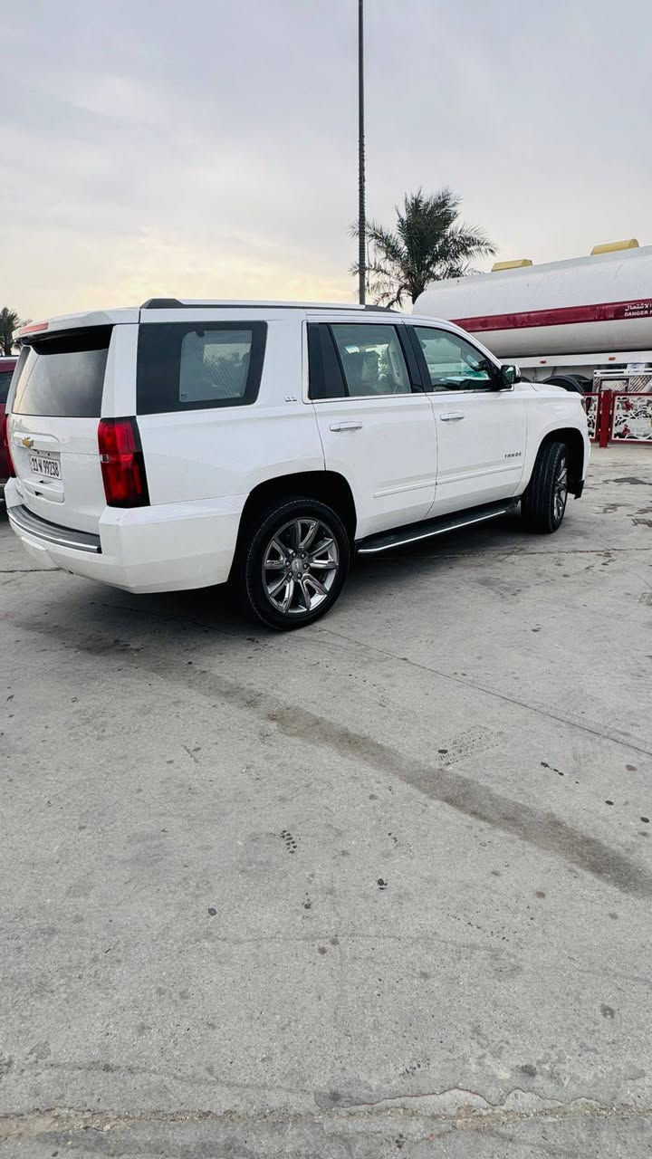 تاهو LTZ موديل 2018
فول فول مواصفات فتحة سلايت 

🟩 السعر   255$ وبيه مجال 

الصبغ بيهه صفحه السايق  وشويه من الجاملغ الامامي اليمنى فقط شرط الفحص  حادثه خفيف بلا دواخل بچم كبس
رقم بغداد الجديد  باسمي 
1/ محرك 8 سلندر/5300 فور ويل بلادي
2/ داخل جلد 
3/ فتحة سلايت 
4/ كراسي جلد وكهرباء وتدفئة وتبريد الامامي والخلفي
5/ كرسي السايق كهرباء مع خزن ميموري مع الاستيرن 
6/ الاستيرن تدفئه فول تحكمات
7/ كراسي 7 مقاعد كلها كهرباء كراسي vip منفصل 
8/ قاصة مع شاشة كبيره فول HD لمس مع كامره دواره 360 درجه مع حاكية
9/ شاشة بالسقف HD وريمونت
10/ مري شفط وقلاب واشاره
11/ دوسات بانزين وبريك متحركه كهرباء مع خزن ميموري
12/ سماعات محيطية مع دمام
13/ لايت عدسةوزنون ولد نهاري 
14/ بك لايت لدات 
15/ صندوق ذكي كهرباء مع حساس فتح بالقدم 
16/بصمة 5 بصمات 
17/ تشغيل عن بعد وجام اوتو وتنزيل بالريموند
18/  ترحيب مع اناره داخليه لد
19/ كروز سرعة مع نظام تشغيل اقتصاد محرك 4 او 6 سلندر
21/ رادار جميع الاتجاهات مع توقف ذاتي عند الاقتراب
حساس امامي وخلفي مع رجاج كرسي السايق
دهن وفلاتر كله جديد دسكات جدد حداديه جاهز. تخم تاير 

هاتف  ***********
