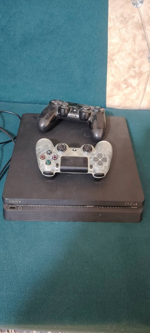 سلام عليكم بلي 4سلم ذاكره 500نظام 12.52مهكر قرص جهاز نظيف كامل ملحقاته مع جوستك عدد ثنين بي العاب بيس درايفر حرب مكاني بغداد حي اور او سبع قصور
***********
