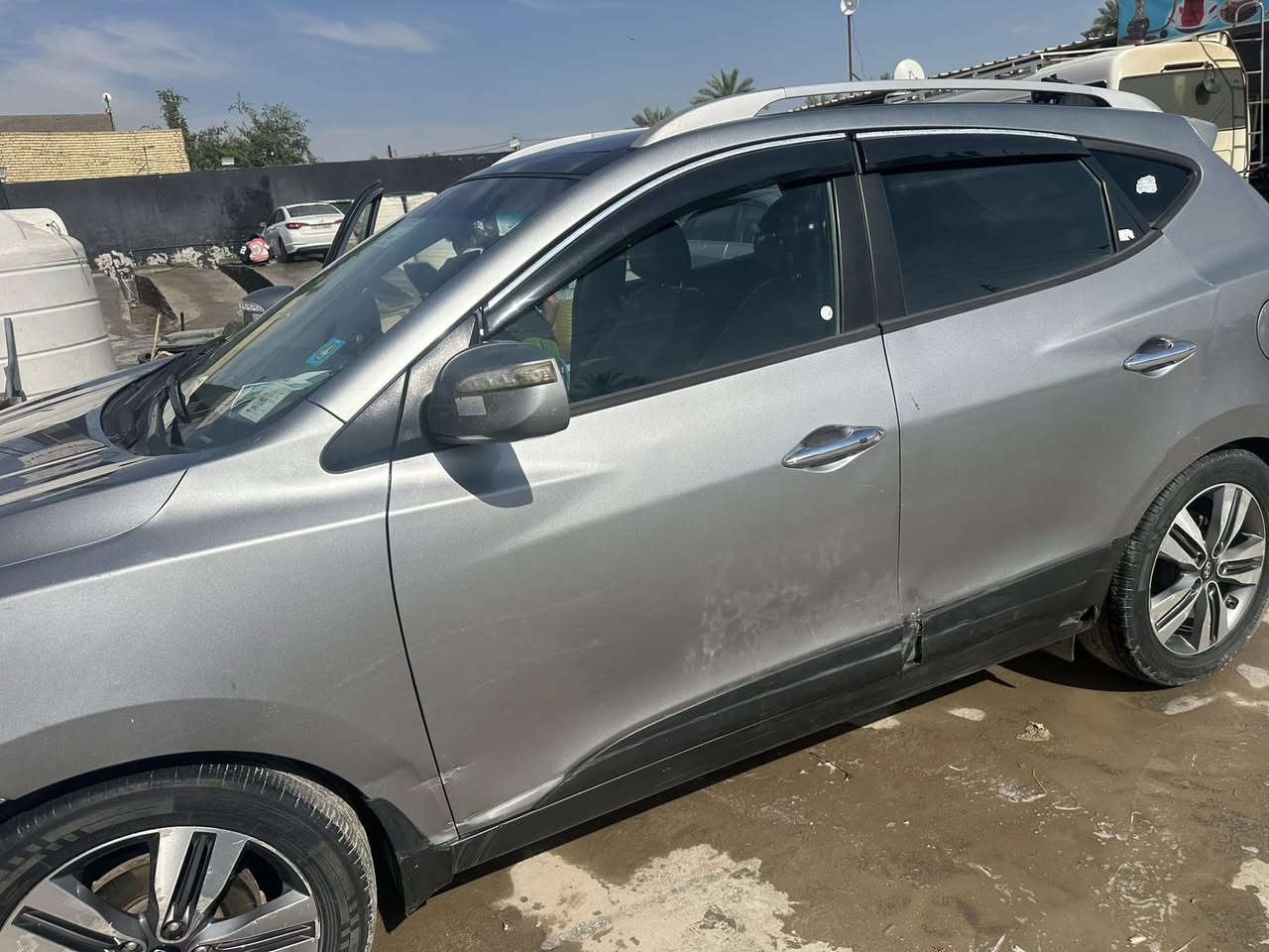 توكسان موديل ٢٠١٥ محرك GDl 2400 رقم بابل إنكليزي باسمي فول مواصفات 
بانوراما 
بصمة 
2 قطع تبريد
4 انظمة قيادة 
شاشة بلادية
منظومة تبريد جديدة فول 
لايت عدسة
لايت اوتو
كشنات جلد بلادي 
تدفئة كشنات
كشن السائق كهرباء 
اشاير بالمري 
تحكم ستيرن 
حادثها بنيد تجي تجيك وتفحص بيدك فحص كامل 
ملاحظة /// الارضية مغلفه جلد 
مكان السيارة بابل / الحمزة الغربي
السعر  135 وبيها مجال 
***********
