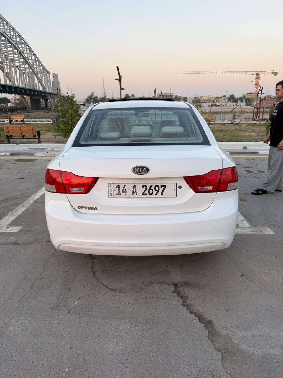 يا الله السلام عليكم اوبتيما 2010 فول مواصفات فتحه اشاره بالمرايه بصمه سياره جديده ترايه زيرو كفاله من التبديل رش فقط هلالين  وربع باب خلفي بسيط زائد الجاملغ الامامي بارد  رقم بصره انكليزي مشروع وطني الجديد مكاني ناصريه مركز  السعر 130اخوان الي يشوفه غاليه يدعينه بلرزق ويعبر المنشور الاستفسار ***********
