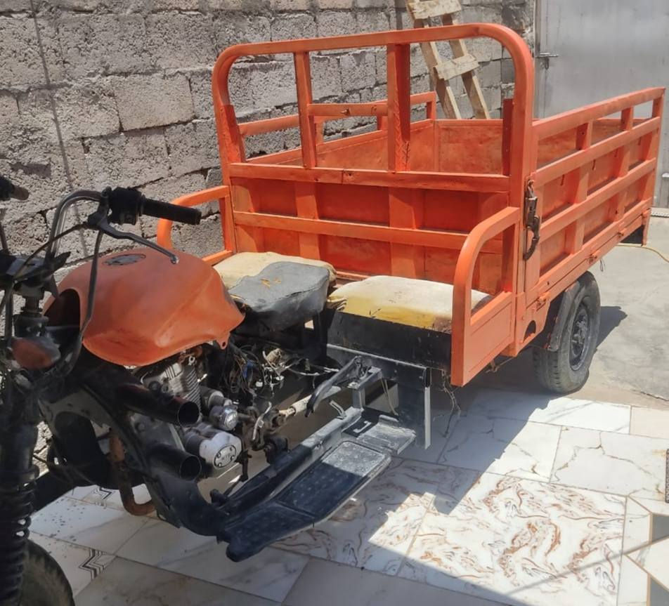 السلام عليكم ستوته همر باشى الخفيفه اوراق موديل 2014وكيله سيد خلدون شاصي مكفول محرك نضيف ***********موجوده بالعماره
