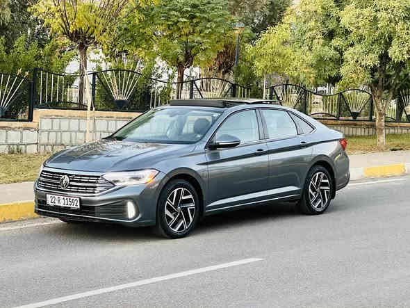 Jetta 2022 SEL Premium 
مەکینە 1.5 تۆربۆ
کلین تایتڵ بێ پارچە تەنها کەمەک تەعدیل
بێ ئەیرباگ بێ ناوگرتن
ویل کڕۆم
دەشبول ئەلکترۆنی
Wireless Apple CarPlay
Wireless Android Auto
Wireless Charging 
ئۆتۆ هۆڵد
پانۆراما
بەسمە
شەغال
کوشن کارەبایی و خەزن
کوشن جلد
کوشن سارد و گەرم
ڕادار
خەتی جادە
یاریدەدەری پێشەوە و برێک ئۆتۆماتیک
حەساسی باران
کڕوز کۆنتڕۆڵ (تحدید سرعة)
کامێرای دواوە
سەماعە beats audio
ناو ١٠ ڕەنگ
سێ مۆدی لێخوڕین (Eco
***********, Normal, Sport) كويسينجاك
