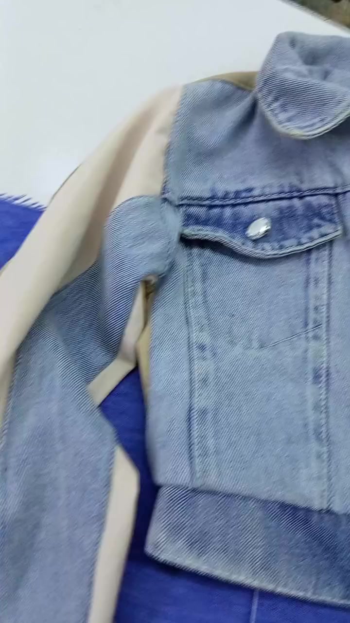 سلام عليكم عنا عل جاكيت الفخم المبطن الولادي فيو شغل كتير و تلات الوان  حلو حط سعر و شيل العدد 500 قطعه موجدين في اسطنبول و في شحن لكل مكان الي بدو ياه يتوصل معي خاص


**إذا كنت صاحب هذا الإعلان وتريد حذفه لأي سبب، رجاءا أرسل رسالة إلى الدعم الفني**