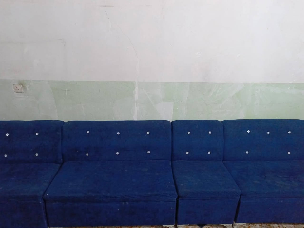 تخم 10 مقاعد نظيف للبيع السعر 175 بس بي شويه نزله من فوگ القنفة مبينه بالصورة مكاني بغداد شهداء السيدية


**إذا كنت صاحب هذا الإعلان وتريد حذفه لأي سبب، رجاءا أرسل رسالة إلى الدعم الفني**