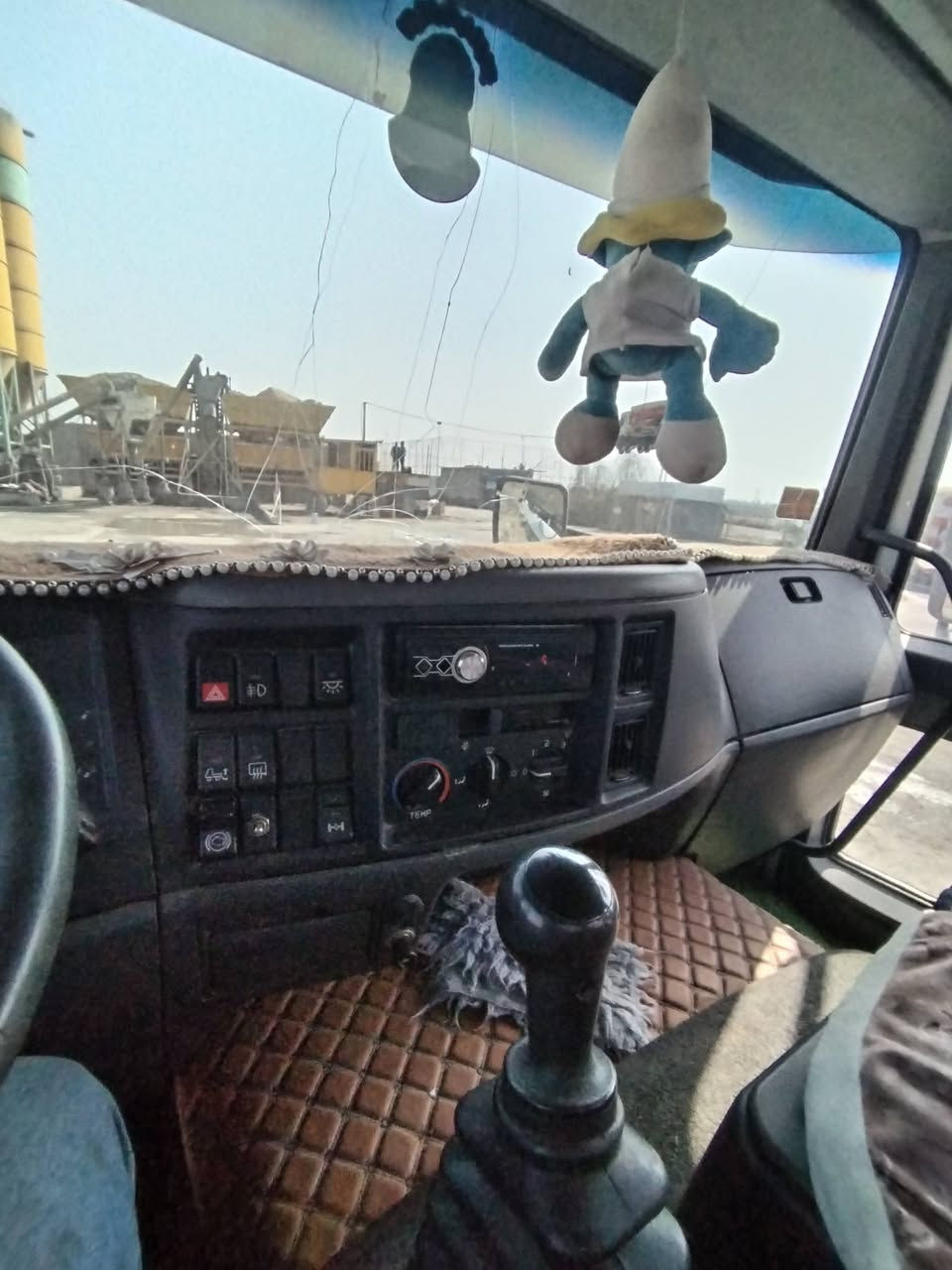 سلام عليكم
فالفو رقم 📱 صلاح الدين ورك امامي 
جوبلس خلفي 
2004وضع شركه 
حمل 10 
تفاصيل ***********
***********
