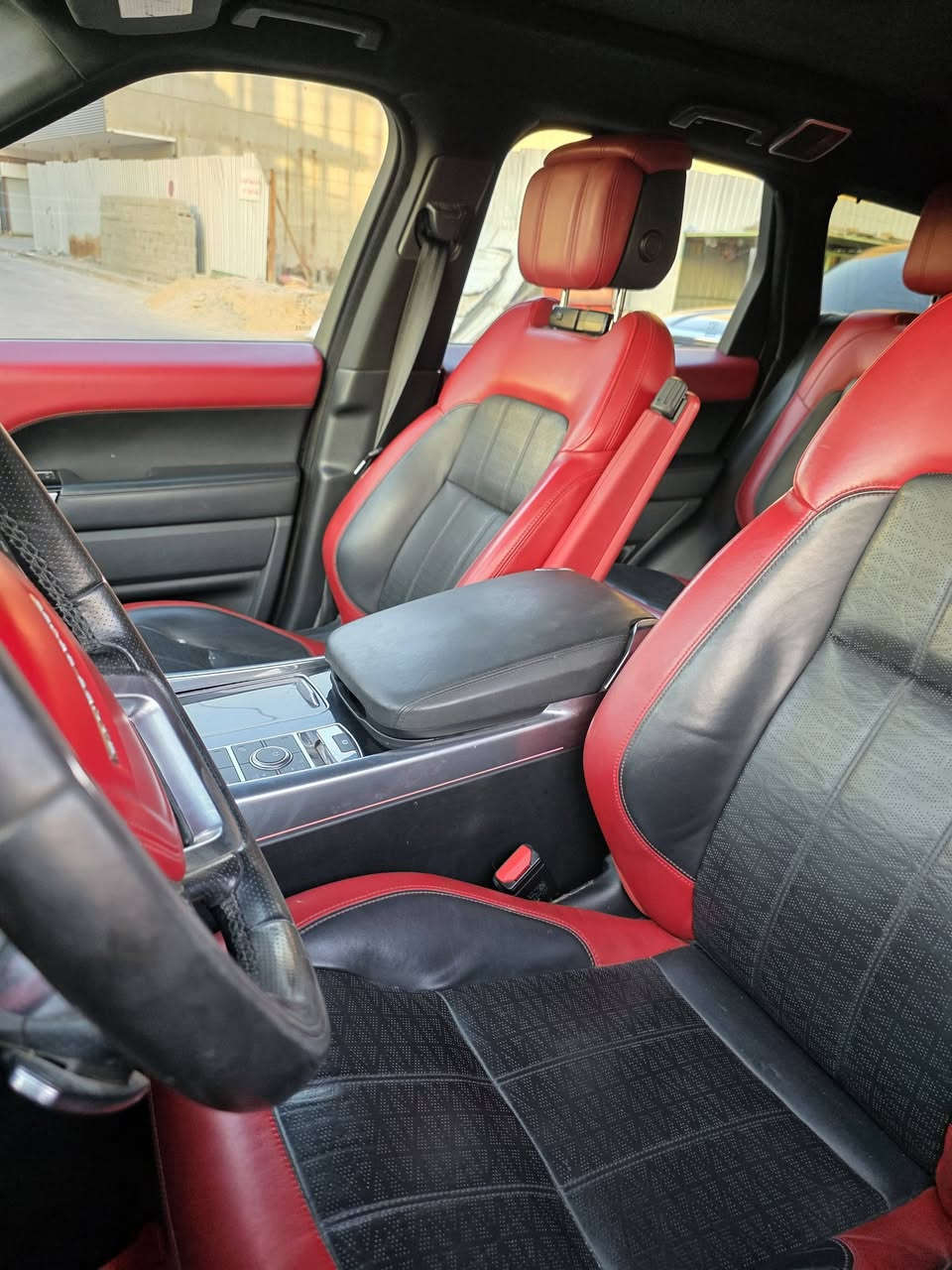 RANGE ROVER
SPORT
2018
HSE
🇬🇧🇬🇧🇬🇧
رانج روفر _ سبورت

الموديل ـ ٢٠١٨
لون  ابيض 😍 
داخل مميز احمر بلادي
وارد امريكي حادث بسيط 
تبديل باب خلف السايق فقط
مع صبغ داعمية ..
رقم بغداد ❤️

عداد المسافة ـ  62 الف كيلو 😍
عداد الاسطوانات 6 سلندر
السيارة بيها ادامة كاملة من كل النواحي ..
 
المواصفات 🇬🇧🇬🇧

♦️داخل احم واسود مميز❤️
♦️4 كامرات 
♦️الداخل لد - ثلاجة 
♦️بانوراما 
♦️5 بصمات
♦️جنطة كهرباء 
وبعد بيها هواي مواصفات

ملاحظة 🇬🇧🇬🇧

يوجد سيارات اخرى في المجموعة 
انزل للأسفل 😉

تسأل على السعر 
اتصل او راسنا واتس اب
او ادخل على الكروب الرئيسي
اضغط هنا 👇👇👇
سوق رانج روفر العراق

مكان السيارة بغداد
للأستفسار 
 
***********
سلام رانج روفر

@الجميع
