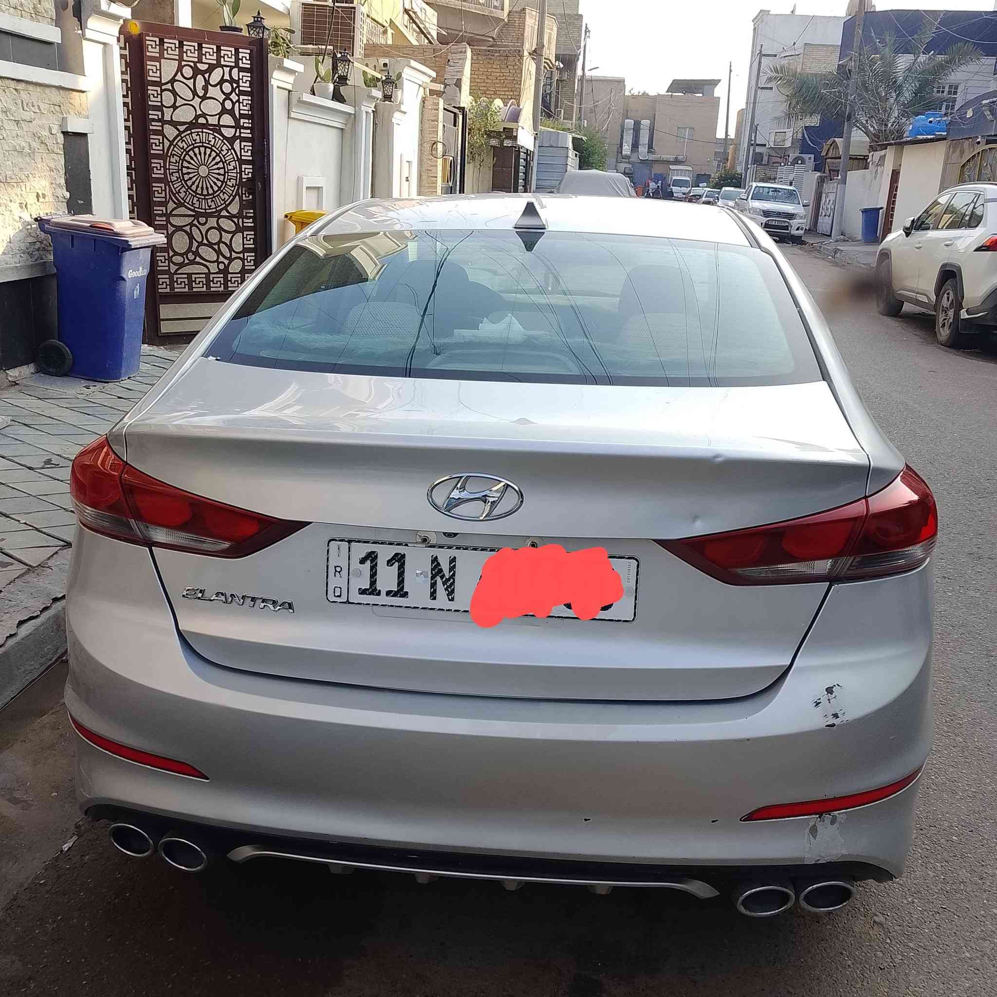 النترا 2017 وارد امريكي ... حادثها بالصور فقط الدوسة مال الباب الخلفي .. وبيهة الچاملغ جهة الحادث  صبغ بسيط ملاون وية الدوسة    ... والباب مبدلل 

غير ذني السيارة مكفولة على وضع البلاد
مكينة وگير وشواصي ولغود  مكفولات سيارة على ايدي اول ما جبتها

مكينة 2000 دوش 

سنوية وهزة جديدة

ماشية 161 الف .

3 أنظمة قيادة 
كاميرا خلفية
نظام ABS
حساس اطارات 

 ملاحظات ...القمارة بيها حالوب  بالعراق صار موضح بالصور و گشرها بي ملاحظات شخوط ورصعات 

رقم الشاصي 5NPD84LF2HH152636

السعر 118 وبيها مجال  بسيط...
رقمي واتساب ***********
