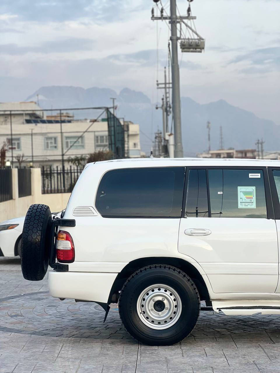 مونيكا 2003
ره قه م. ده هوك
مواسه فات 
ABS 
جام كاره باي
سه لاجه 
ده ژبول به رز . 
سياره كه. حيزام بوياغ 
سه قفي    به شي بيشه وه. بوياخ 
سياره كه زور  خاوينه 
4 تايه ي ويلي ايستا بو كراوه 
هه موو كياني به شه رت  كير مه كينه اكسل
نرخ. 
128 
كه ميك  مجال
***********
واتساب فايبر.
