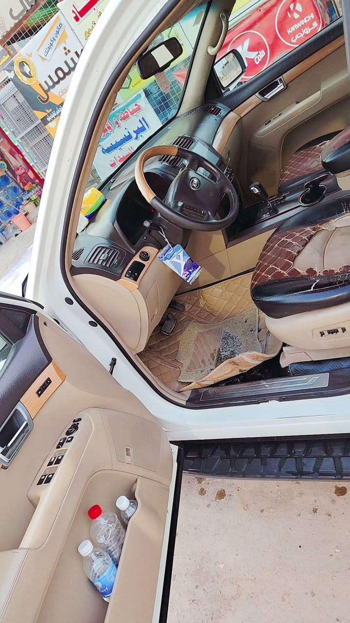 سلام عليكم ورحمة
للبيع او مراوس 
كيه مهافي موديل 15 خليجي فول مواصفات 
ماشيه 240 الف بيها ضربه بل جاملغ الخلفي الي بصف السايق   مثل ما موضح بل صوره سياره حلوه وكاعده  باسمي السياره ووترهم مراوس وينطي فرق  للاتصال ***********
