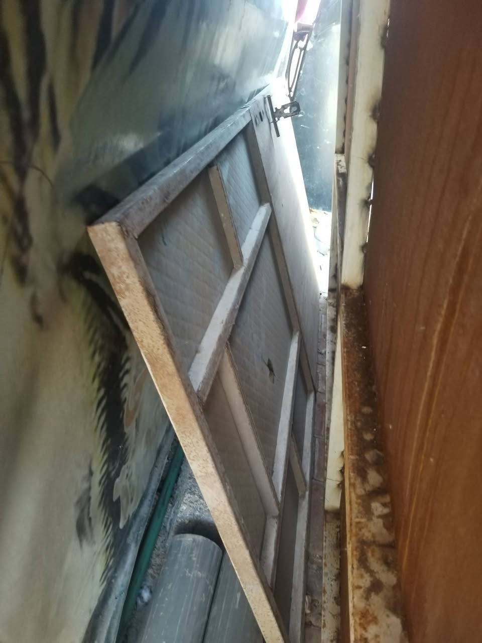 باب سحب للبيع و دارج للبيع و عربانه دفع 

العزه شارع المستوصف
***********
