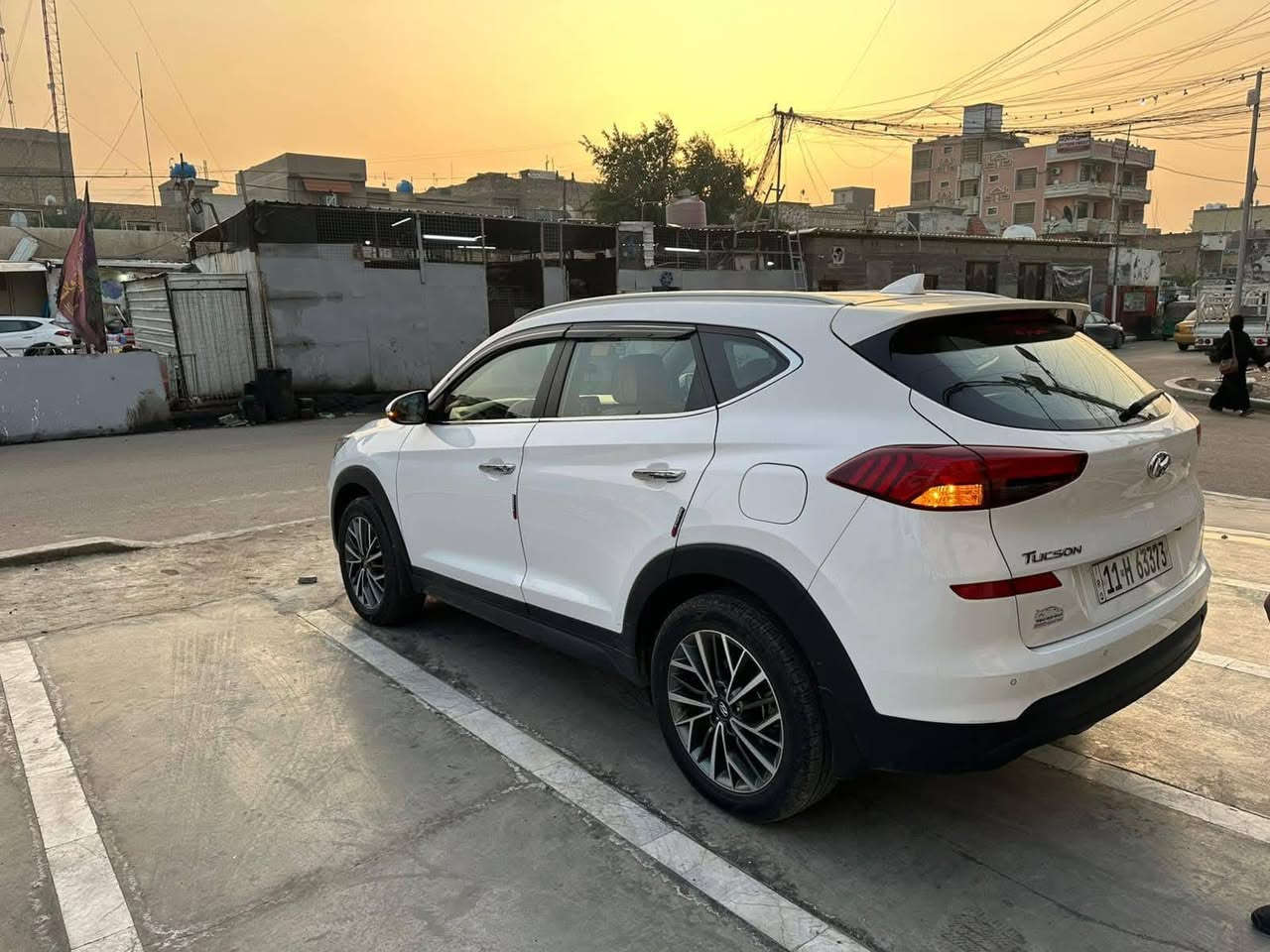 مستعجل ع بيع توسان ٢٠١٩ وكالة الكاصد ماشية ٣٨ الف 
بصمات عدد ٢ تخم تايرجديد كير ومحرك مكفولات 
بيها طخه صغيره ع حطتها ما مصلحه ب باب الخلفي جهة  اليمين السعر١٧٠وبيها مجال *********** مكانه بغداد غير متوجد ع الفيسبوك
