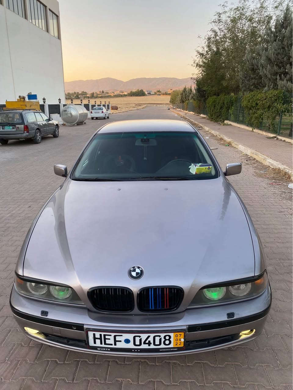 سقر سياره بئ ليدانه عام به غ بو جانيئ 
مكينه 528 
گير مه كينه ته قه و ره قه غرامات برين و قلوپين هه مي تشت ب شه رت هه ر چار تايه جديد 
ته بريد وه ك به فر 
سعر 58 وه ره قه و مه جال 
*********** اكر, نينوى
