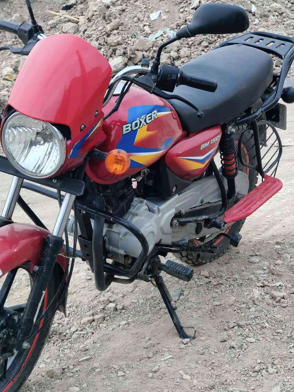 سلام عليكم
دراجه بوكسر موديل 21 مرقمة كاملة السعر مليون وست ميه وخمسين  وبيها مجال)المكان ديالى بعقوبة ***********
