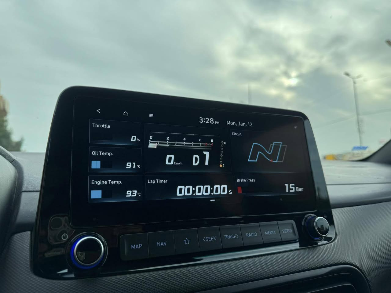 السلام عليكم …

هيونداي كونا( N )

موديل 2023

اللون : اسود

المحرك : 2000cc تيربو
برمجة امريكا 
شوته kn

شاشه كبيره نظام ابل كار بلاي واندرويد

كاميرا

رادارات 360 درجه

تحديد مسار وكروس سرعه

نظام صوت harman kardon

ستيرن رياضي 

شفتات ستيرن

الكشنات جلد وشامواه

كشن السائق كهرباء 3 وضعيات

المرايه الوسطيه تعتيم

شاشة العدادت متغيره بعدة وضعيات

بصمه تشغيل وابواب

تشغيل عن بعد

لايت 3 عدسات زنون

وضعيات قياده متعدده

كزوز رياضي بلادي دبل صالنصه

صوت الگزوز طرب عند التغيير على وضع n 

سرعة السياره 300 كيلو متر بالساعه

دوسات وترايش تختلف عن النسخ العاديه

ويل رياضي حجم 19

سبويلر ومري لون اسود

مانع انحدار 

باقي المواصفات ماتحضرني ومعروفه بالنسبه للجنايه 

السياره ممتعه جداً بالقياده وسريعه جداً 

السياره مختمه حرف N بالستيرن والشباك والكشنات والدوسات والصندوق والويل والفچوج

السياره ماشيه 20 الف كيلو 

رقم بغداد انگليزي 

للاستفسار 

——————————***********
