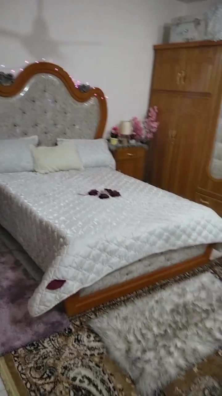 غرفه لبيع تسكام عراقيه سعرها مليون و200وابيها مجال عنوان زعفرانيه***********واتساب
