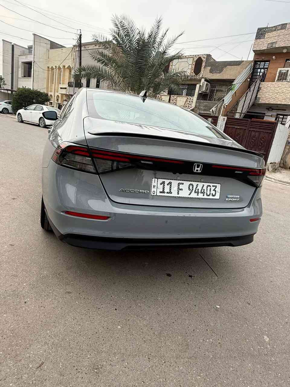 السلام عليكم
هوندا اكورد سبورت 
موديل 2024 
ماشيه 7,000
ضرر السياره بسيط جدا باب خلف الراكب فقط و مبدل لون بدون قطره صبغ و بيها اقل الشبر صبغ بالهلال مال جاملغ موضح بالصور السياره مابيها اي ضرر بالدواخل 
مواصفات السياره فول مال السبورت 
مواصفات السياره معروفه فول
مكان السيارة بغداد حي الخضراء 
السعر 224 ورقه وبيها مجال بسيط
رقمي ***********
