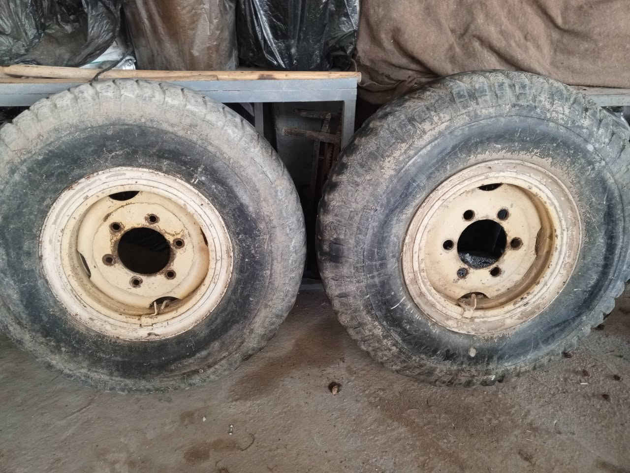 سلام عليكم/تايرات عربانه البيع فلوجيه فوك نص عمر مكان بابل سده المهناويه/***********
