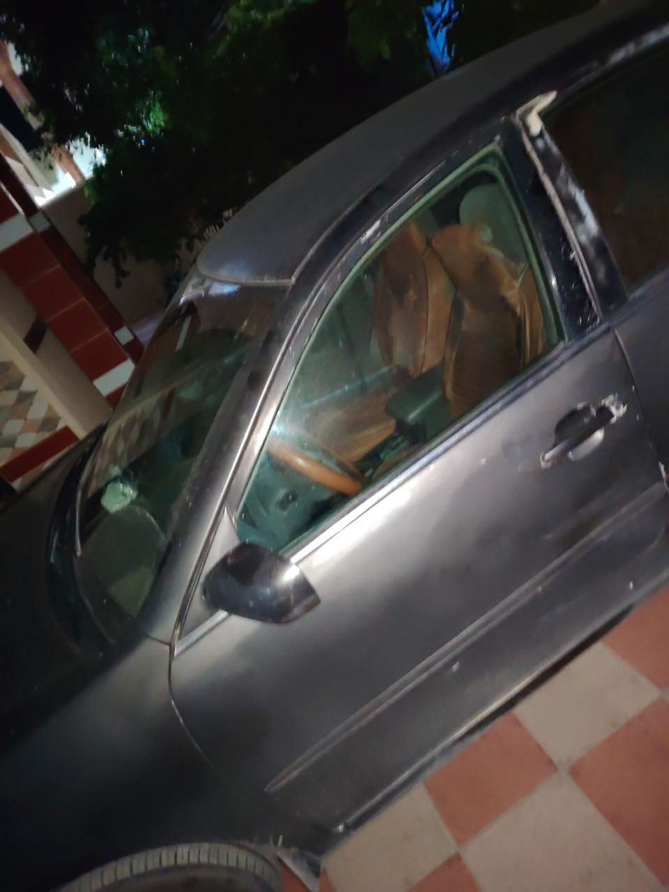 مكلف بالنشر 
سيارة كامري موديل 2004 
٤ سلندر 
نظيفه بيها شخطه بسيطه بالكير من  توصل سرعة ٣٠ تصير ووراها عادي تمشي بيها ١٨٠ لوز 
محركها نظيف ياباني 1/1 ممفتوح 
تبريد وتدفئة فول 
هيكلها ممتعوب حتى دبلاتها قوية بالطسات
وكالة خاصة رقم  بغداد 
*********** للتواصل على الرقم اتصال فقط 

السعر ٩٥ ورقه
