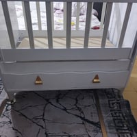 سرير اطفال • جرار • استعمال قليل