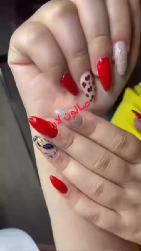 👑💅 صالون لارا للسيدات
مو بس أظافر… إحنا نكمّل أنوثتج بالتفاصيل اللي تفرق

إذا تحبين إيدين مرتبة، ناعمة، وشغل يلفت النظر من أول سلام ✨
فـ إنتِ بالمكان الصح

بـ صالون لارا نهتم بكل شي:
تعقيم دقيق ✔️
مواد أصلية وآمنة ✔️
كادر محترف يعرف شلون يطلع الشكل يجنّن ✔️

النتيجة؟
💖 شغل نظيف
💖 يدوم فترة أطول
💖 يخلي الكل يسألج: وين مسويتهن؟

زبوناتنا مو مرة وحدة…
يرجعن ويجيبّن صديقاتهن لأن الثقة تنبني من أول زيارة 🌸

🔥🔥 عــــــروض ناااارية لفترة محدودة 🔥🔥
إذا جان ببالج تسوين أظافرج… فهذا الوقت المثالي

💅 أكرلك سادة — 10,000 د.ع فقط
💅 أكرلك مع دزاين + جلش — 20,000 د.ع فقط
💅 جل إكستيشن مع جلش + دزاين — 40,000 د.ع فقط
💅 جلش احترافي — 15,000 د.ع فقط

✨ شغل متقن
✨ تفاصيل دقيقة
✨ لمعة وأناقة تبقى

📍 العنوان:
بغداد / البلديات – شارع الأمانة العامة
مقابل مقابيل مرطبات لقطب
🏩 صالون لارا للسيدات

📞 للاستفسار: ***********

🚪 بدون حجز – تجين بأي وقت
تعالي دلّلي نفسج وخلي أظافرج تحچي عن ذوقج قبل كلامج 💖
