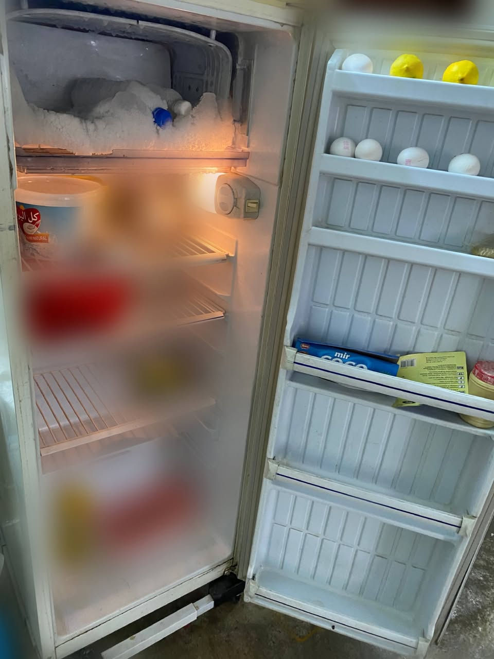 ثلاجة نظيفة شرط تجميد فول    12 قدم                                  السعر : 125


**إذا كنت صاحب هذا الإعلان وتريد حذفه لأي سبب، رجاءا أرسل رسالة إلى الدعم الفني**