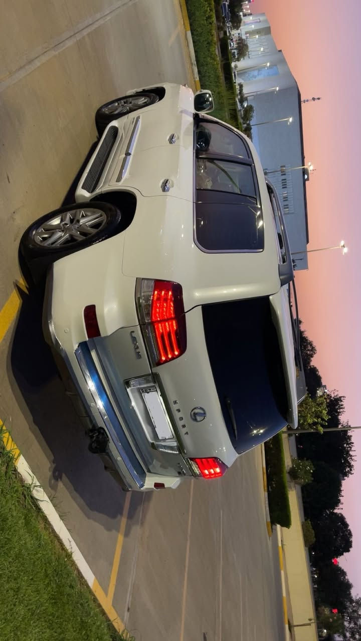 ‎‏Lexus LX sport 2012

‎اللَّهُمَّ صَلِّ عَلَى مُحَمَّدٍ وَعَلَى آلِ مُحَمَّدٍ

‎🔹لكزس 2012  ) LX 570

‎🔹 ربع جامرلخ خلفي صبغ باقي كلها بشرط

‎🔹 داخل قيسي  
 

‎     📞[***********] ره قم موبيل  

‎ فول فول المواصفات 🔹
‎ بصمة➕ الانزلاق➕ورقة البيانات➕شغال كشن جلد و هيلتر 
‎الاحتلال➕راس ديفيد➕ 5 كاميرات  ➕ثلاجة➕زينون، جلد جاف  تدفئة شفط التبريد خزينة➕هواء مزدوج➕نظام ايكو سبورت,➕حساسية الديك المؤخرة  مرايات➕الفتحة➕باب خلفي جك➕رادار إمامي

‎محرك كير بشرط مامفتوح 🔹
‎سيارة حيل نظيفة كلشي عل بلاد لوك
‎سنوية زنكة كلشي جديد
‎باسمي السنوية بشرط تحويل و خرامة 
‎سيارة مابيـها دينار مصرف كامل من كل نواحي

‎نظافه ١٠٠٪؜ كامل سيرفس بدون نقص و بدون مصرف🔹

‎نفسي يوم /تحويل و وكالة حاظر 
‎مكانك /داخل اربيل

‎📞[***********] ره قم موبيل
