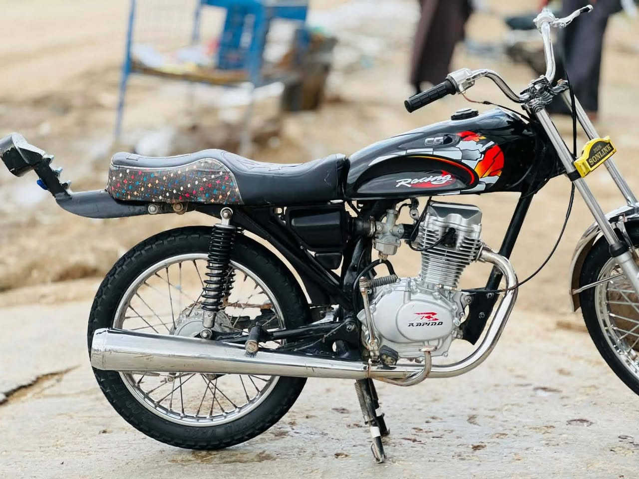 السلام عليكم دراجه رابيدو مكينه 24 مفتوحه ولفات فقط شاصي 23 اوراق سكنر ب450 وبيه مجال  المكان الحمزه الشرقي


**إذا كنت صاحب هذا الإعلان وتريد حذفه لأي سبب، رجاءا أرسل رسالة إلى الدعم الفني**