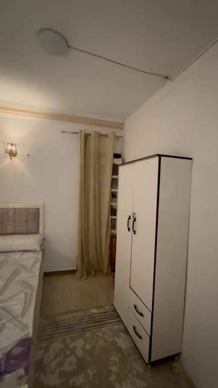 🏠 سكن بنات في الزهراء مدينة نصر 🏠
متاح بارتشن بتهوية ممتازة ✨
أول فرش ولسه جديد بالكامل 👌
🔹 الشقة مجهزة بالكامل
🔹 مكان هادي ونضيف
🔹 قريبة من المواصلات والخدمات
🔹 مناسب للطالبات والشغل
📞 للتواصل: 01092948006
واتساب مباشر 👇 https://wa.me/201092948006


**إذا كنت صاحب هذا الإعلان وتريد حذفه لأي سبب، رجاءا أرسل رسالة إلى الدعم الفني**