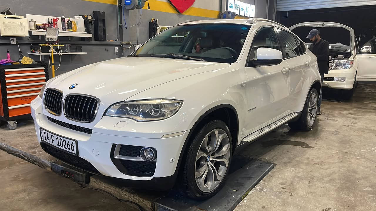 السلام عليكم
X6 xdrive35i n55
2014
خليجيه عروش
ماشيه 160 الف mحقيقي
السياره على البلاد 
فول الفول
بوب شفط
مقاعد حضن  vip
دخول ذكي 
بردات 
كاميرات 
وباقي المواصفات المعروفه 
السياره جاهزه 
السعر200
دهوك باسمي 
مكان السياره 
ميسان***********
