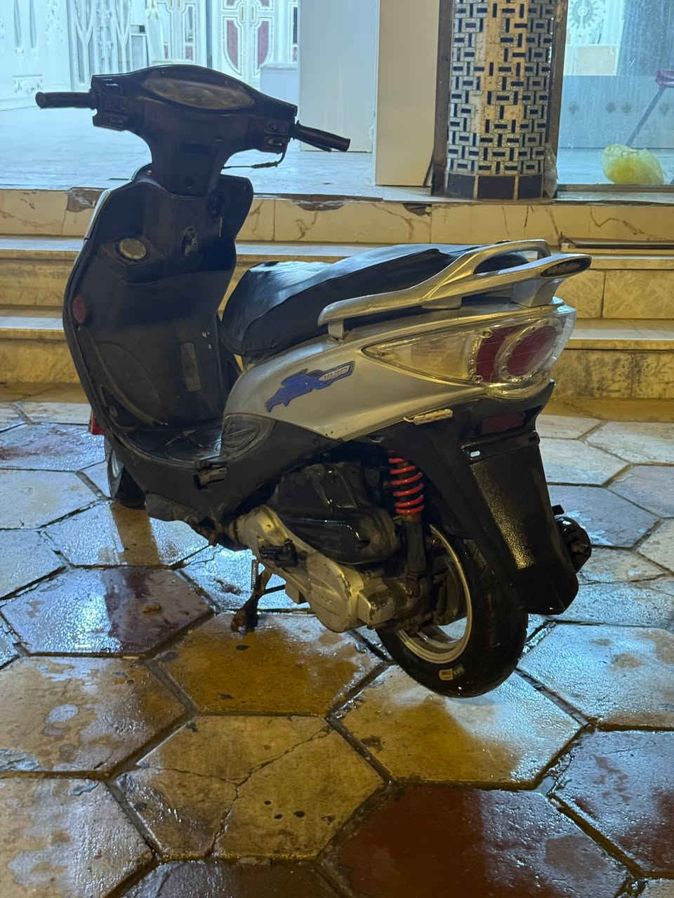 متاح دراجه جي فور فول نضافه ما ناقصه اي شي مثل ما شوف دراجه مفتوحه بس ولفات سعره ٤٥٠وبيه مجال للشراي ناصريه شارع الإخلاص يم عبد الأمير ‭***********‬
