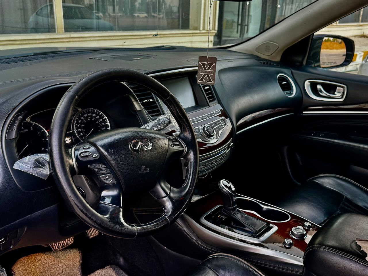 السلام عليكم :
انفنتي QX60 موديل 19 استخدام شخصي
رقم بغداد من المالك مباشر / دخول 2021
محرك 3500 سبعة راكب / تبريد خلفي 
جاهزة ومواصفات 1/1 معروفة بالانفنتي
حادث شخط بابين اليمين / ايرباك جهة اليمين فقط
تم تبديل القطع بلادي حاليا فقط جاملغ خلفي صبغ اثر شخط
مكانها بغداد الكرادة / السعر 220 
للاستفسار ***********
