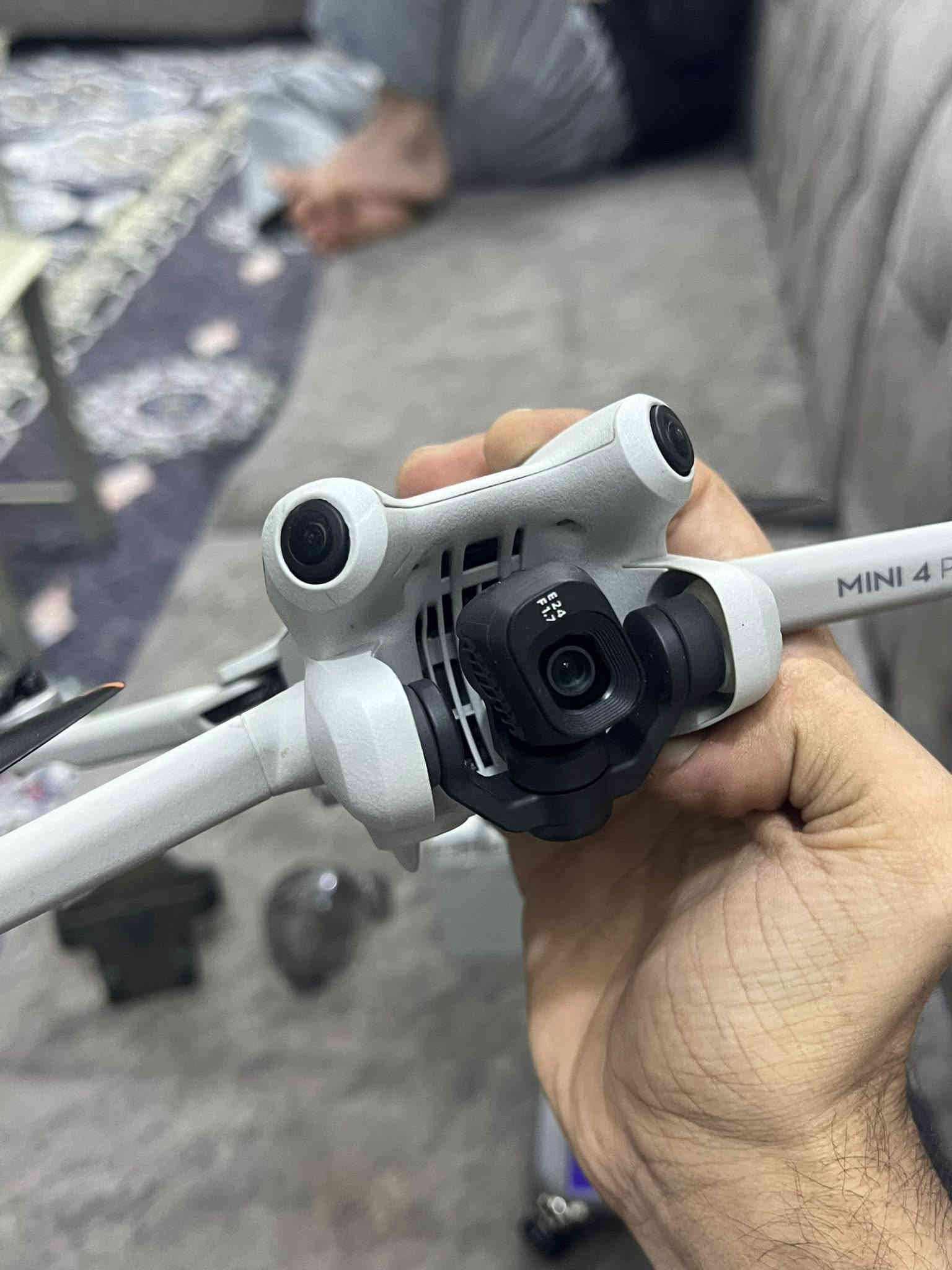 توفر من جديد 
درون mini 4 pro

درون نضافه كدامك كمبل واضح بل منشور 

مكفول من التصليح 

ملحقات 

بطاريات عدد :3 بلاص مو العادي 

ريمونت شاشه سمارت 

جنطه حامي مراوح حامي كمبل 

مكاني كوت 

***********

سعر 1.300 مليون و 300 الف
