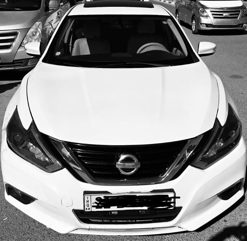 السلام وعليكم 
نيسان التيما 2017 Svبلاس فول مواصفات وارد امريكي قطعة وحدة جامرلغ جهة السايق مبدل فقط مواصفاتهة فتحة سقف بصمة هيتر كشنات دتخلهة بيجي 
يوجد صور الحادث 

مكان السيارة ديالى.      مرارس بدوج كرفان 
رقم الهاتف *********** واتساب للستفسار
