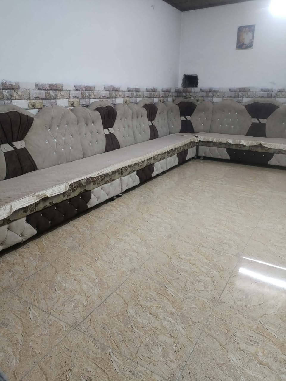 للبيع تخم 9 امتار خشب عراقي  جداً نظيف 
• استخدام قليل 
 • سعره 400 قفل رجاء ًبدون معامله 
• عنوان موصل حي الوحده


**إذا كنت صاحب هذا الإعلان وتريد حذفه لأي سبب، رجاءا أرسل رسالة إلى الدعم الفني**