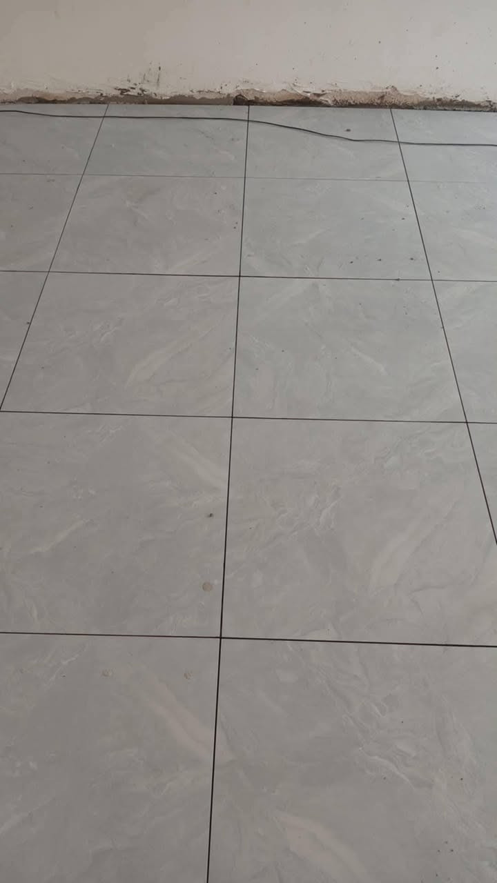 سلام عليكم خلفه سيراميك جدران ارضيه شغل درجه اولى وشرط شغل يكون عل ليزر  متفرغ حاليا وسعار مناسبه مكاني بغداد البياع *********** بيه واتساب هم
