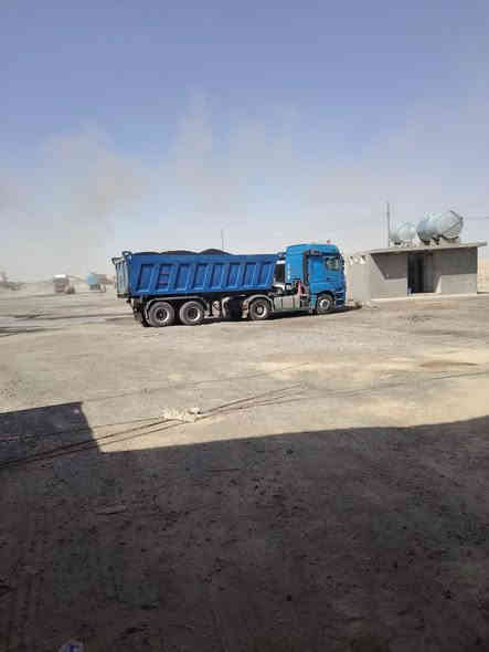 سلام عليكم للبيع نساف مايلر ٢٢ متر دنكرين دناكير مربع تخم تايرات جديد شرط بريك بونزات جديد شرط لا كلب ولا ميلان البودي رقم واحد جوه شغل هسع السعر ٨٨ وبيه مجال اتصل وتدلل *********** الشرقاط
