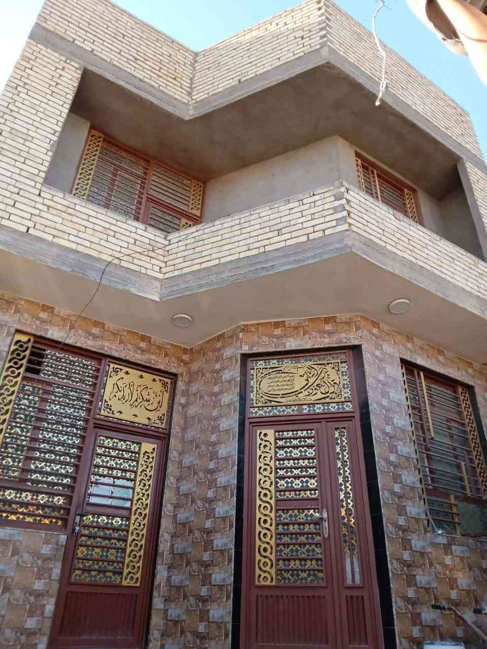 ✨ نخبة كربلاء العقارية ✨🏡
🔴 دار سكنية للبيع
📍 كربلاء المقدسة – حي العامل / المنطقة السابعة جهة اليرموك الثانية
📐 المساحة: 125 م²
💰 السعر المطلوب: 180 مليون دينار
🏠 تفاصيل الدار:
🔹 الطابق الأول:
▪️ غرفة نوم واحدة
▪️ صالة و استقبال
▪️ مطبخ حار ومطبخ بارد
▪️ مجاميع صحية
▪️ مناور عدد (2)
🔹 الطابق الثاني:
▪️ غرف نوم (2)
▪️ صالة
▪️ مجاميع صحية
✅ تصميم عملي ومناسب للعائلة
✅ موقع هادئ ومميز
📞 للاستفسار والمعاينة:
***********
👤 أبو محمد
🌟 نخبة كربلاء العقارية
ثقتكم أساس نجاحنا
#نخبة_كربلاء_العقارية
#عقارات_كربلاء
#حي_العامل
#بيوت_للبيع
#كربلاء
