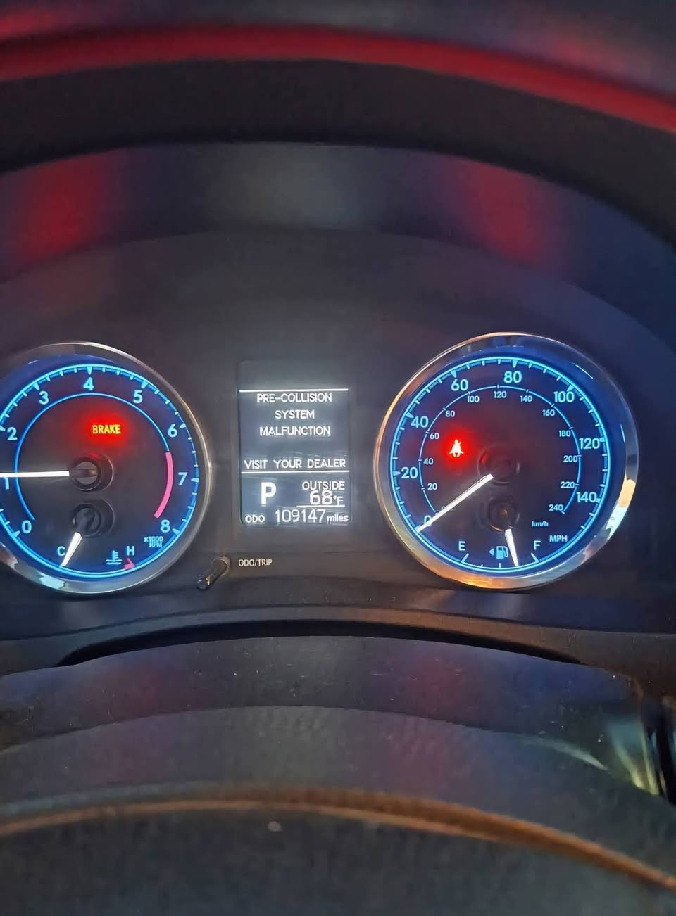 السلام عليكم
للبيع كورلا موديل 2017 رقم سليمانيه بأسمي السنويه تحويل أو وكاله أني حاظر وارد أمريكي حادثها كلش بسيط بدون دواخل الشاصي سليم الايرباكات سليمات حادث امريكا جاملغ عكس السائق وشويه من الباب وبالعراق صارت بيها شخوط الصفحه الي عكس السائق وصبغتها شخوط فقط مو ضربه 
السيارة ماشيه 125 ألف 
السعر / 135 وبيها مجال 
مكان السيارة / بغداد / حي الخضراء
للاستفسار الاتصال / *********** بي واتساب
*********** بدون واتساب
