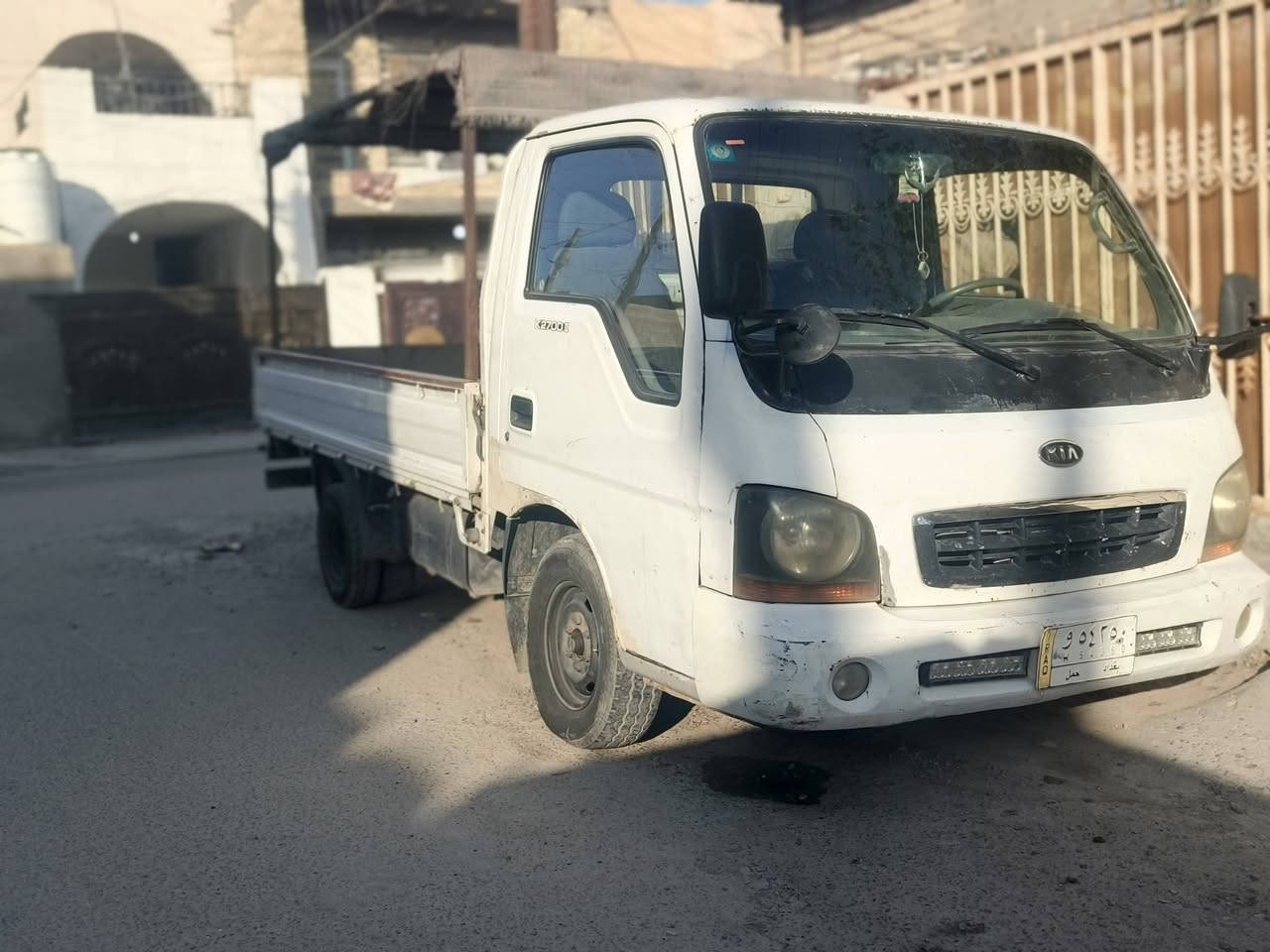كيا حمل منغولية أم عيون 2003 محركها 3000 سياره نضيفه ما بيها اي دعمه أو حادث رقمها بغداد للاستفسار لمعلومات اكثر اتواصل على هاذ الرقم *********** مكاني بغداد حي الجهاد
